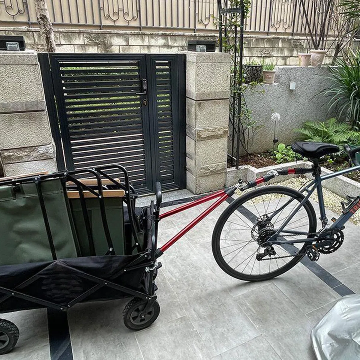 Capacité de Charge du connecteur pour remorque à vélo : 50 kg. Barre de remorquage pour remorque à vélo Pliable, idéale pour Les Enfants, Les Chiens et Les Chats. Compatible avec Les vélos p